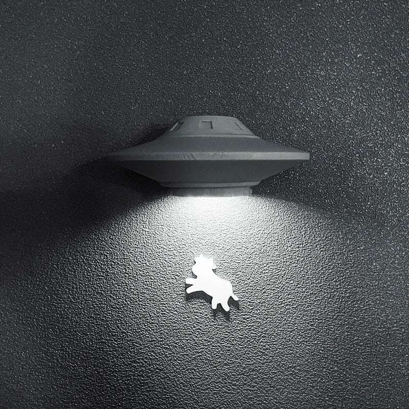 ALIEN UFO WALL SPACESHIP